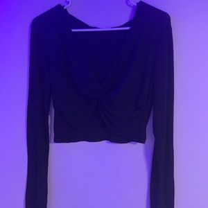 Black twisted cropped shirt